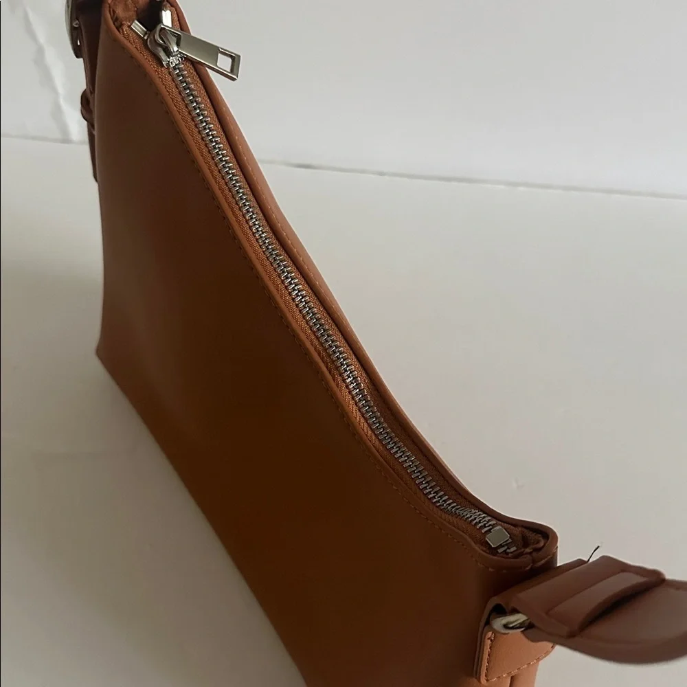 Elegant Tan Shoulder Bag